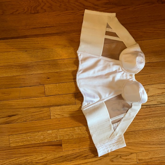 Corset - Picture 1 of 2